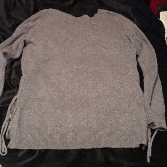 Long sleeve gray thin sweater - Picture 3 of 4